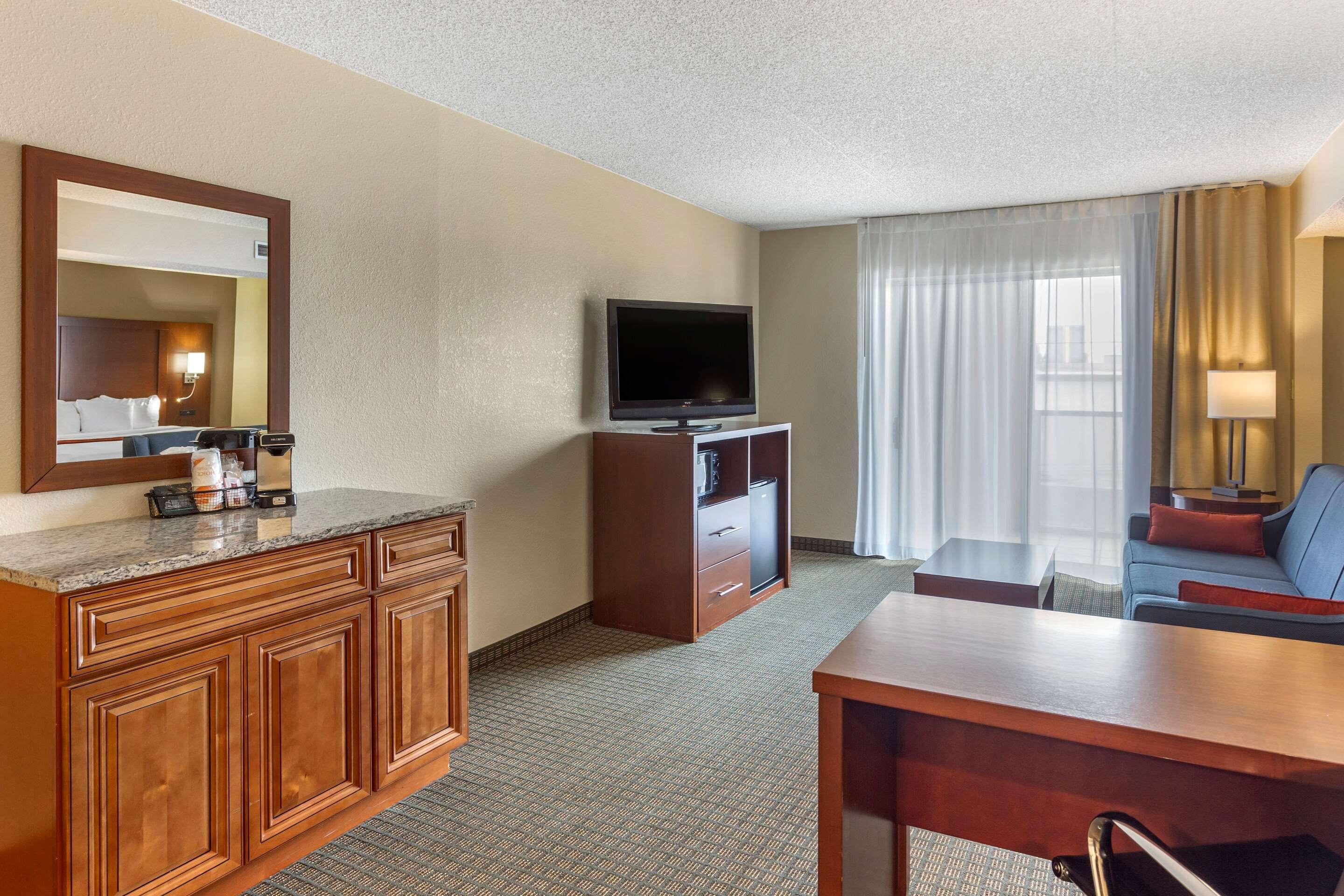 Comfort Inn & Suites Rochelle - Dekalb מראה חיצוני תמונה