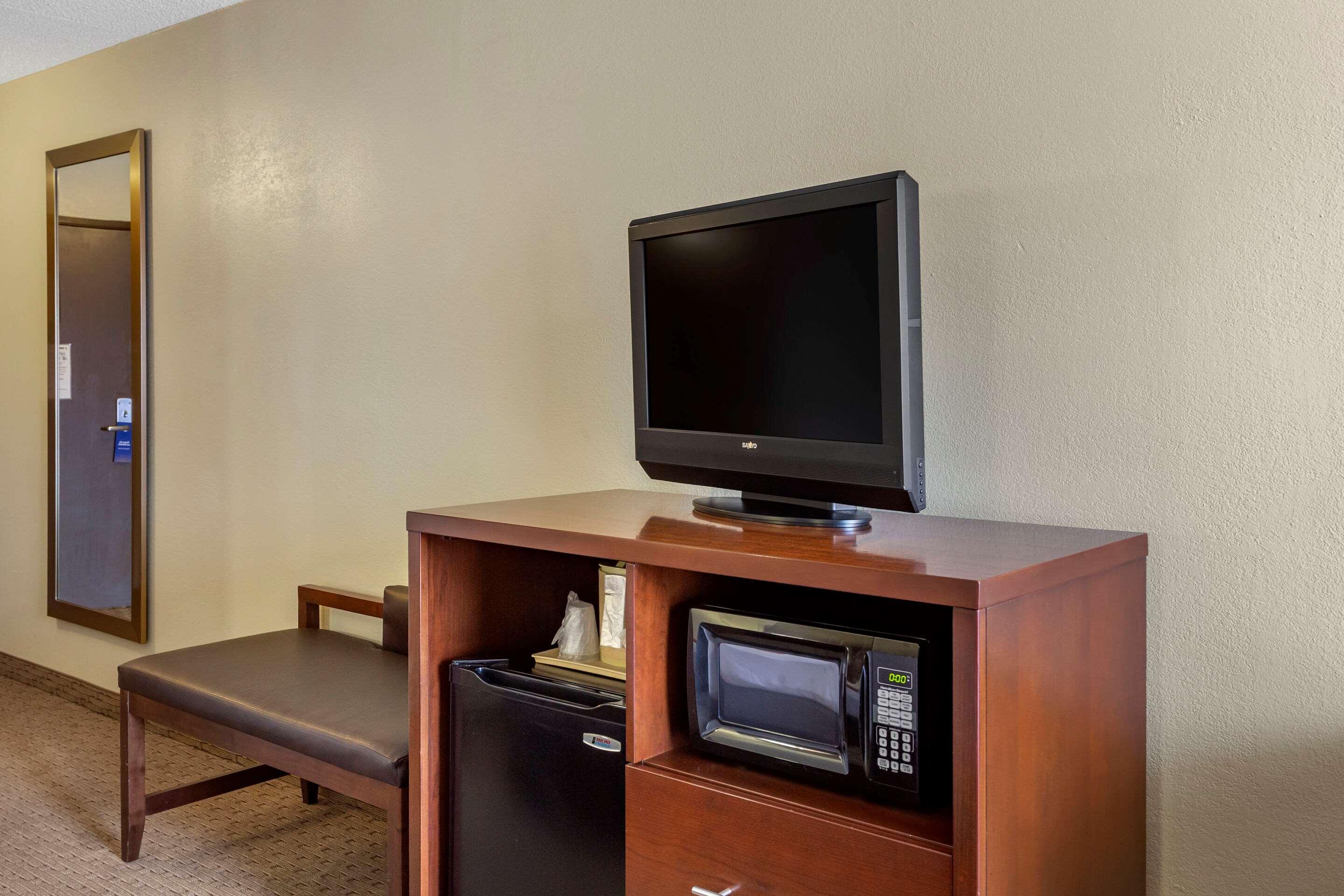 Comfort Inn & Suites Rochelle - Dekalb מראה חיצוני תמונה