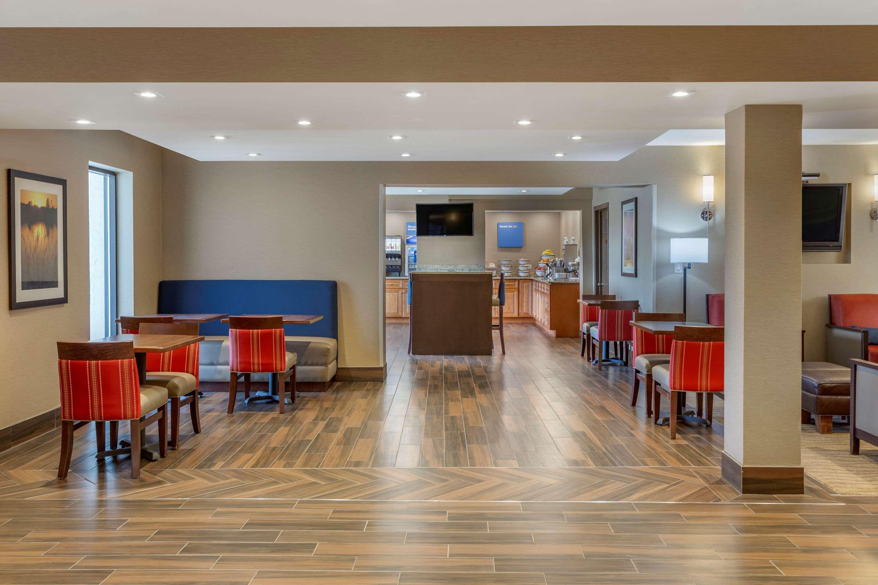 Comfort Inn & Suites Rochelle - Dekalb מראה חיצוני תמונה