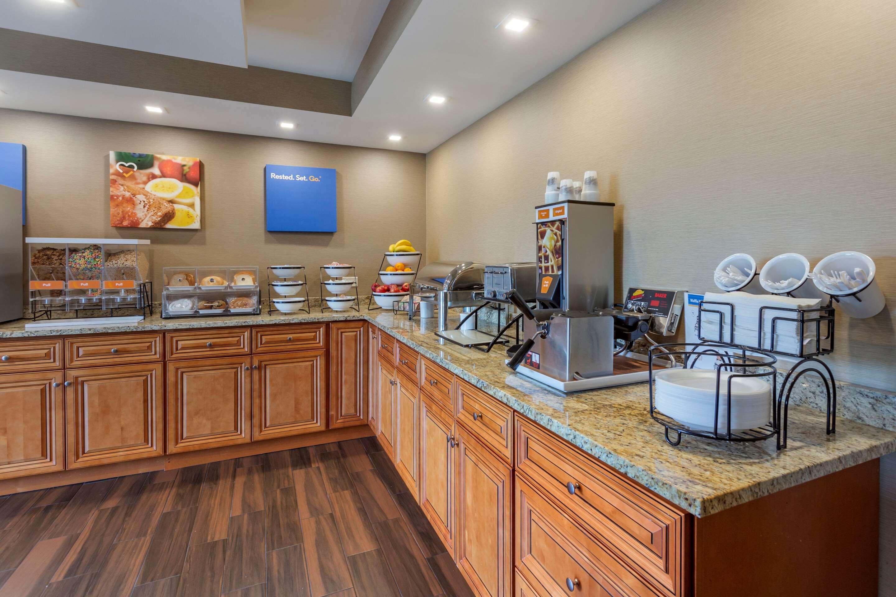 Comfort Inn & Suites Rochelle - Dekalb מראה חיצוני תמונה