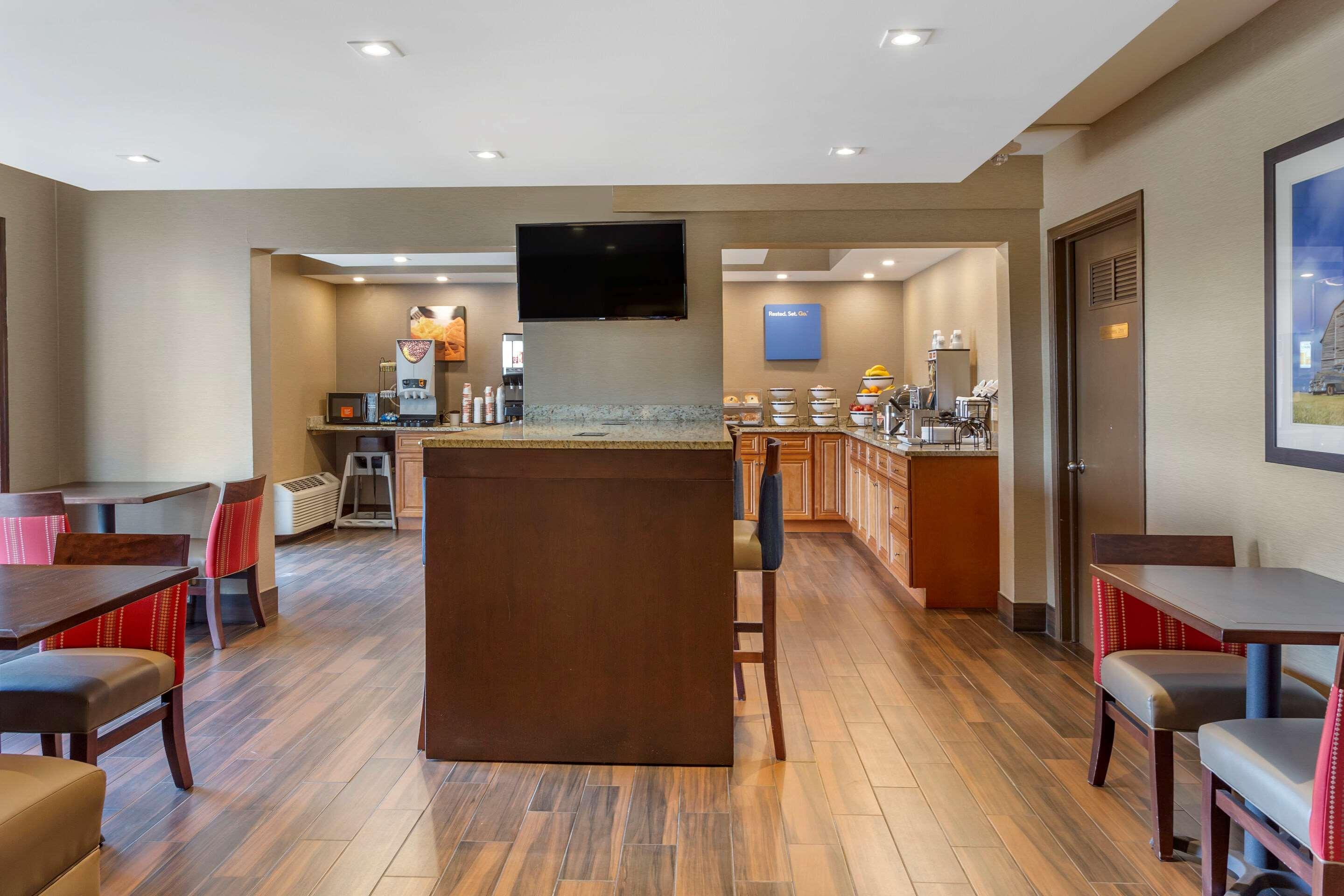 Comfort Inn & Suites Rochelle - Dekalb מראה חיצוני תמונה