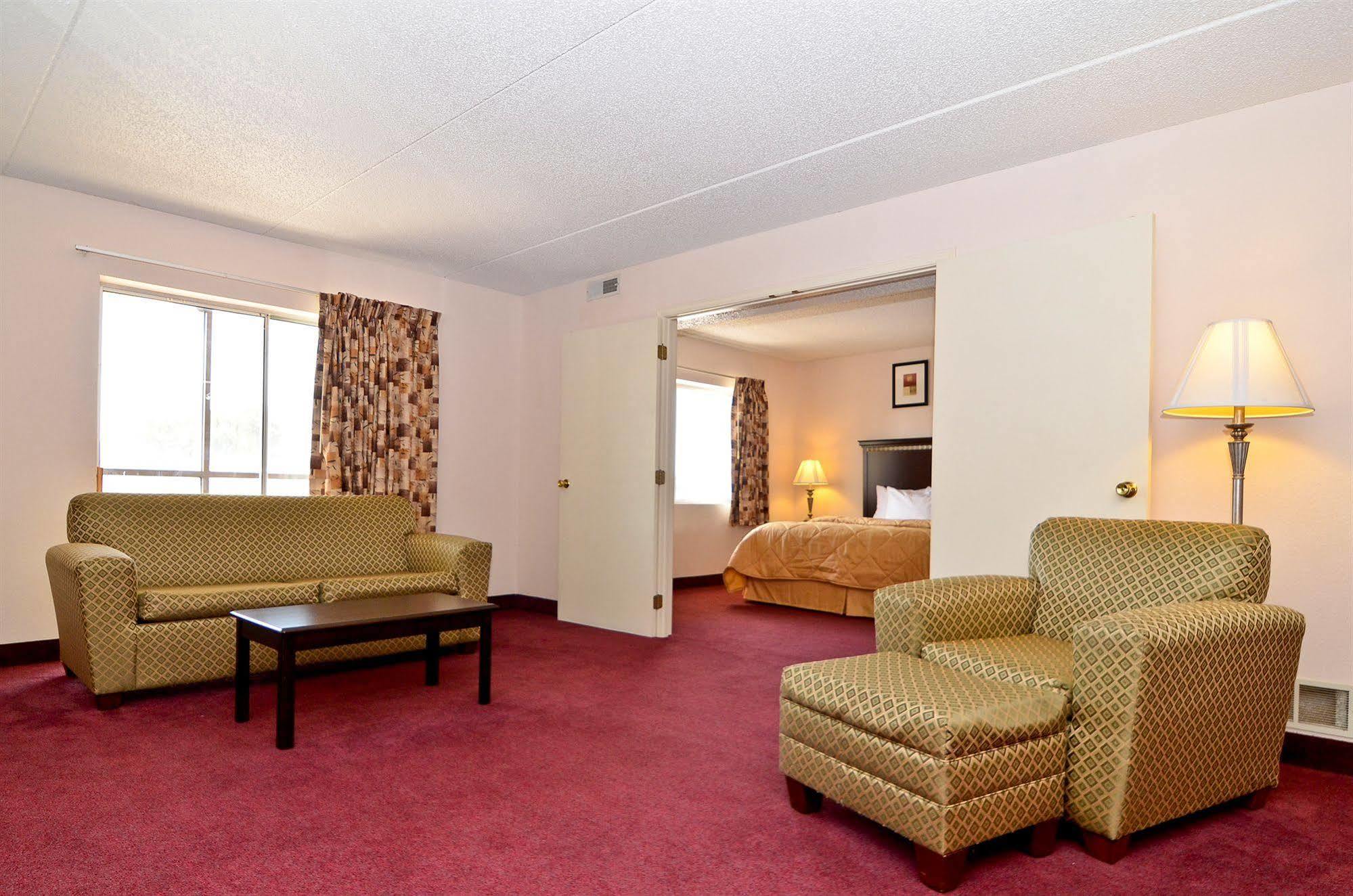 Comfort Inn & Suites Rochelle - Dekalb מראה חיצוני תמונה
