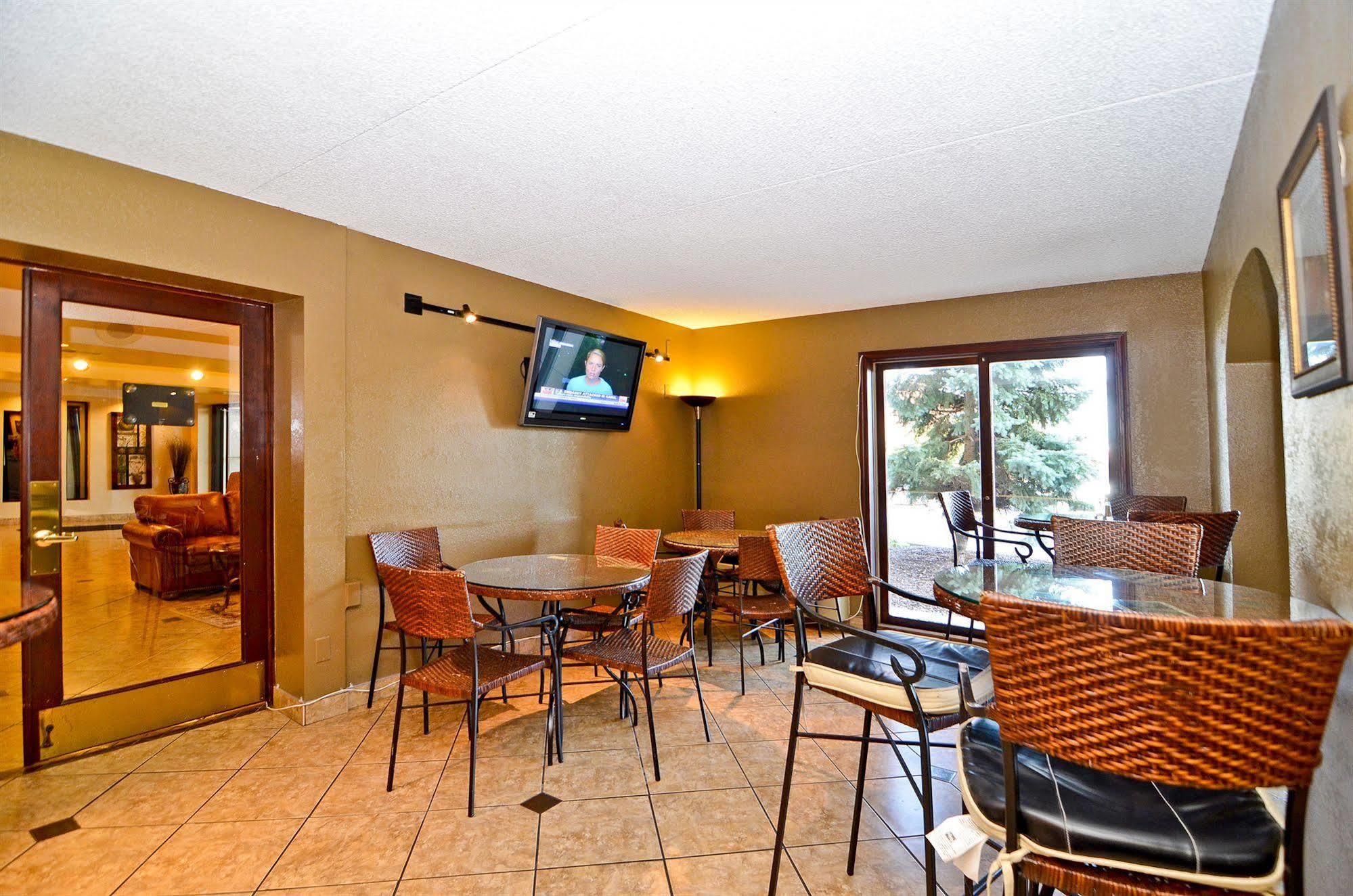 Comfort Inn & Suites Rochelle - Dekalb מראה חיצוני תמונה